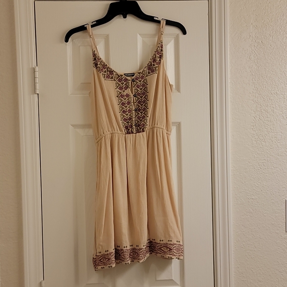 Dresses,, - Picture 1 of 3